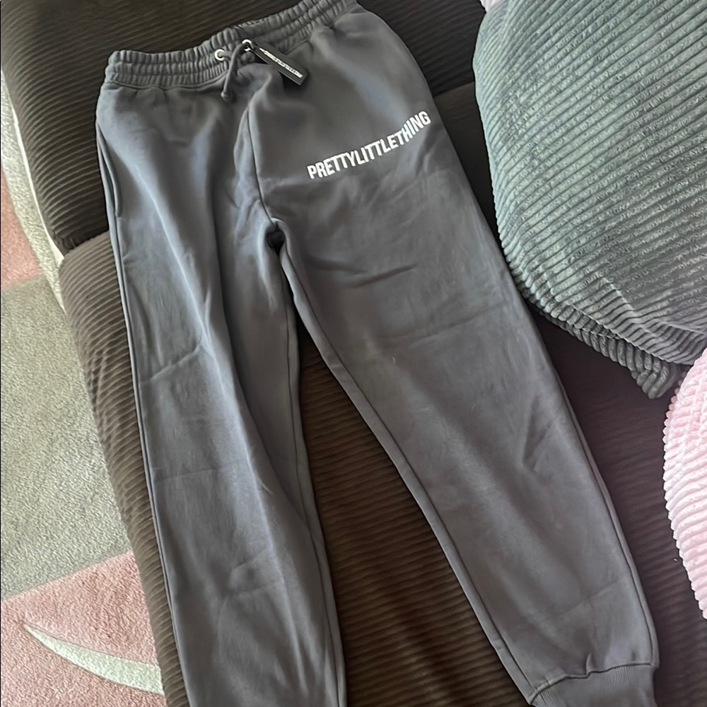 PrettyLittleThing Gray Sweatpants with Elastic Waistband